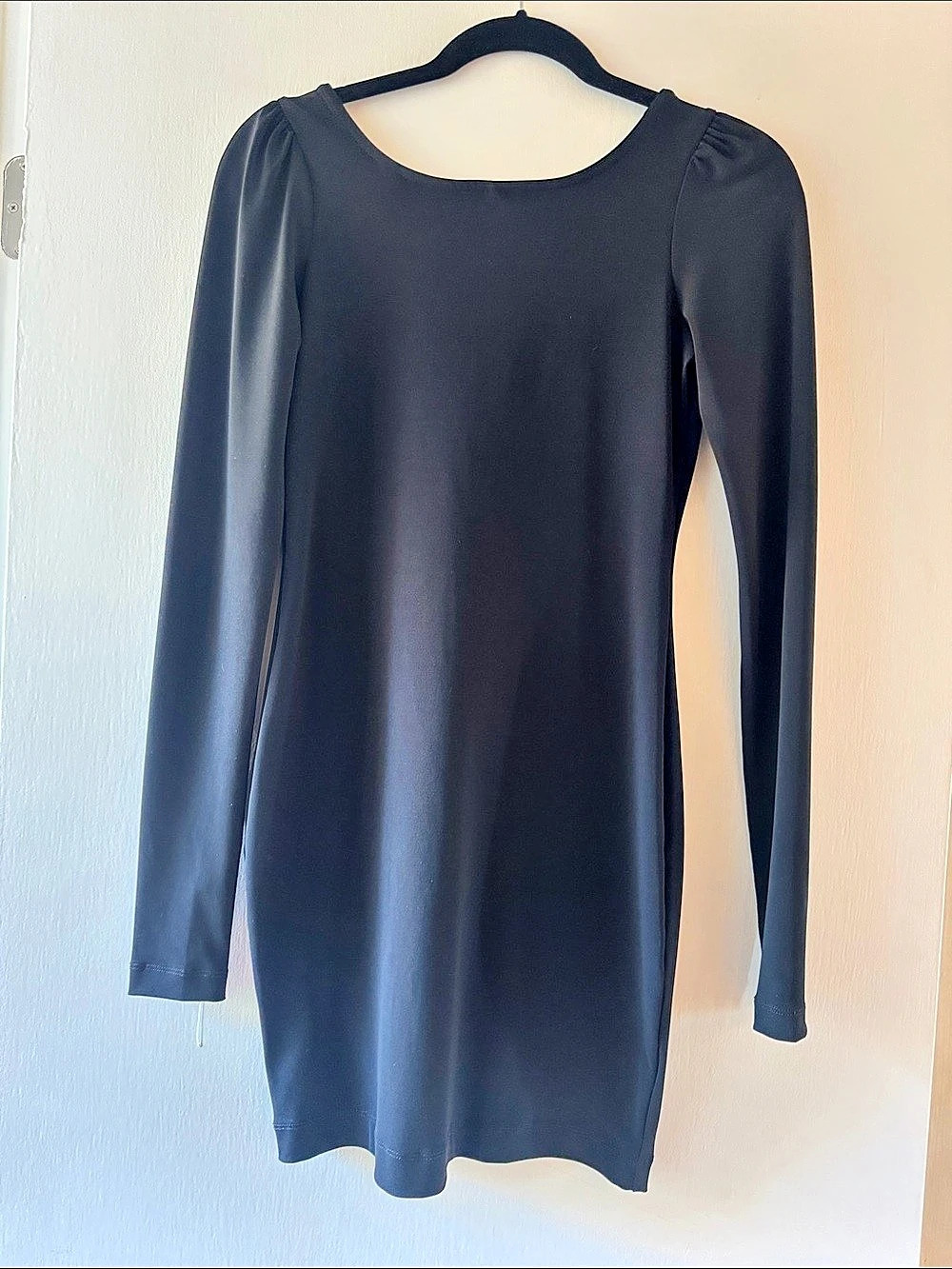 Elizabeth and James Black Mini Dress Size Small Like New